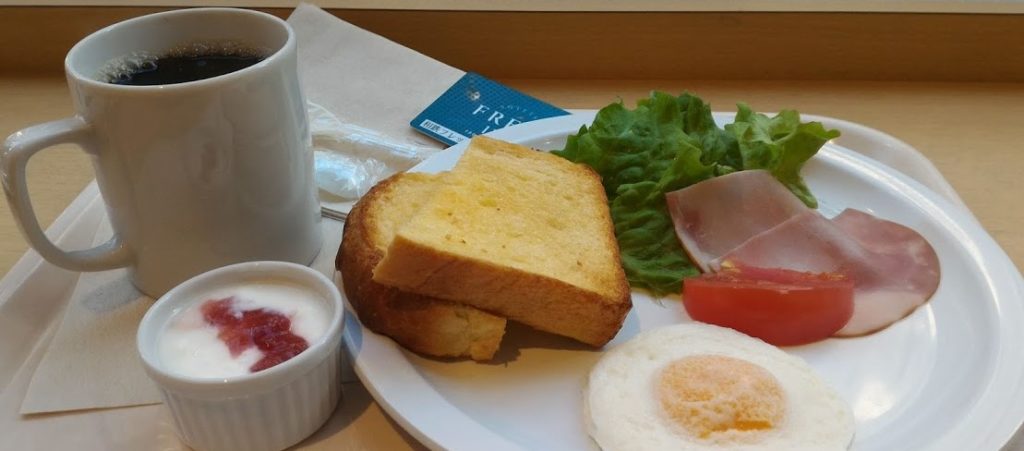 Choshoku - In foto la Colazione al Sotesu Fresa Inn di Tokyo