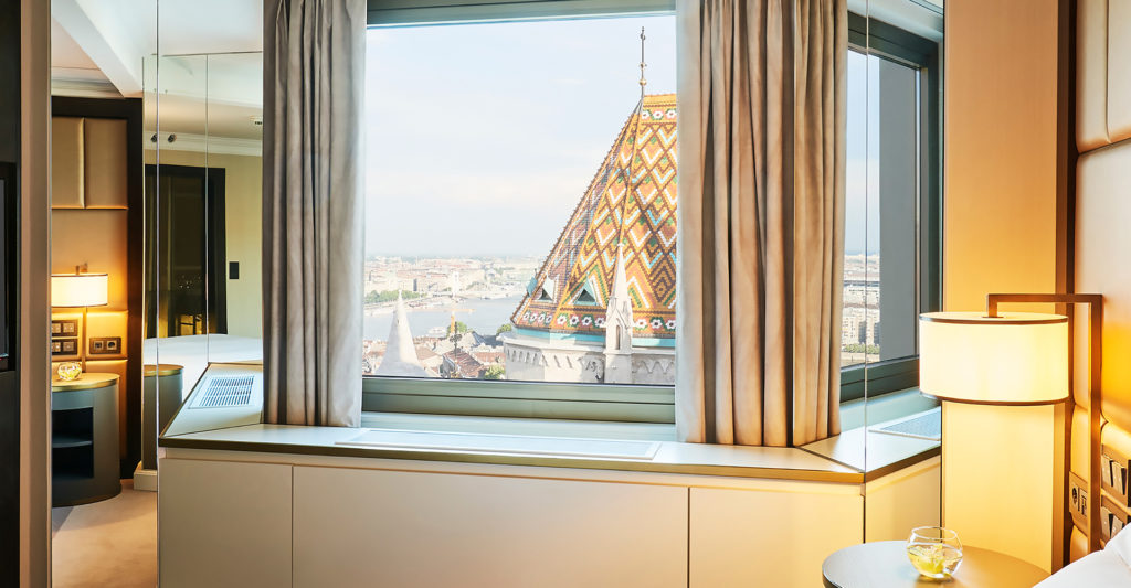vista sul danubio - In Ungheria le camere con vista dell'hotel Hilton Budapest 