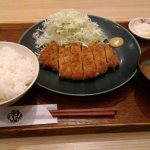 Tonkatsu Oribe - tonkatsu set con cavolo, senape, riso, miso e sottaceti