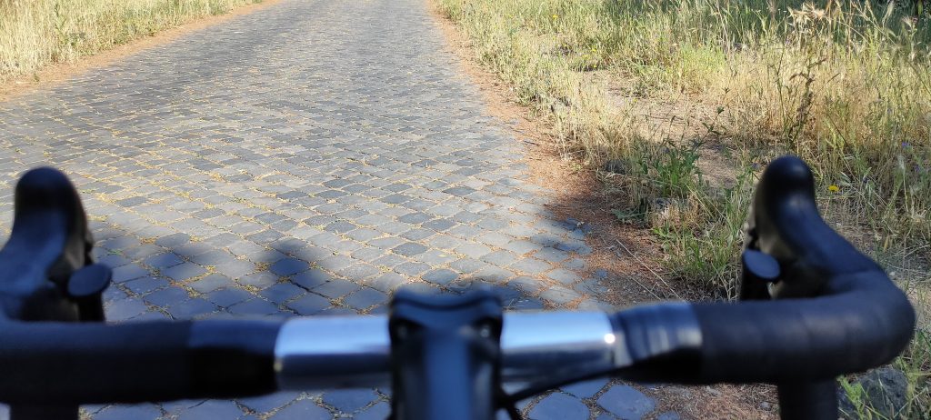 Roma in bicicletta - San pietrini via Appia Antica