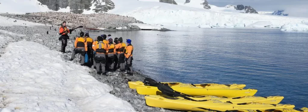 Escursioni fai da te in crociera - Crociere avventurose con Seabourn - escursione con canoe tra i ghiacciai