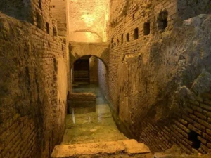 GetYourGuide-Fontana-di-Trevi-underground-Roma