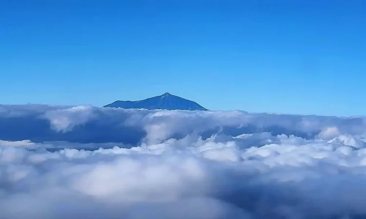 Pico-Teide-tra-le-nuvole-tenerife-Canarie-Volare-in-Musica-Eccomi-Nuovle-Patty-Pravo