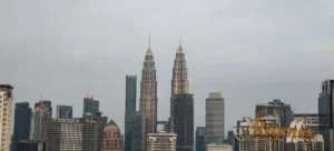 Lo skyline di Kuala Lumpur da una camera con vista - Petronas Twin Tower