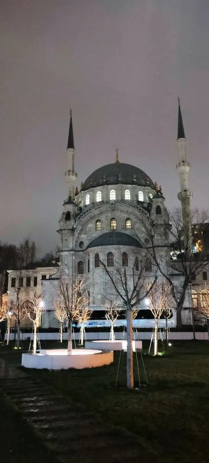 vacanza durante il Ramadan - una moschea a Istanbul