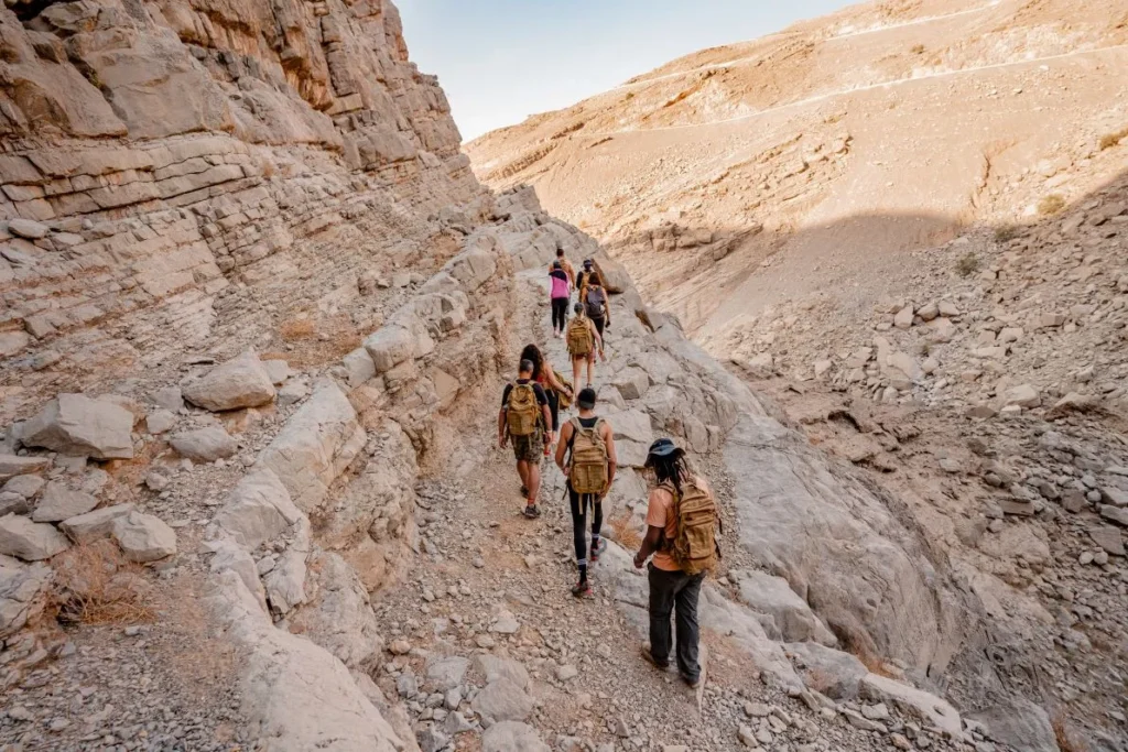 05-Ras-Al-Khaimah-Hiking-rock-desert-Emirati-UAE