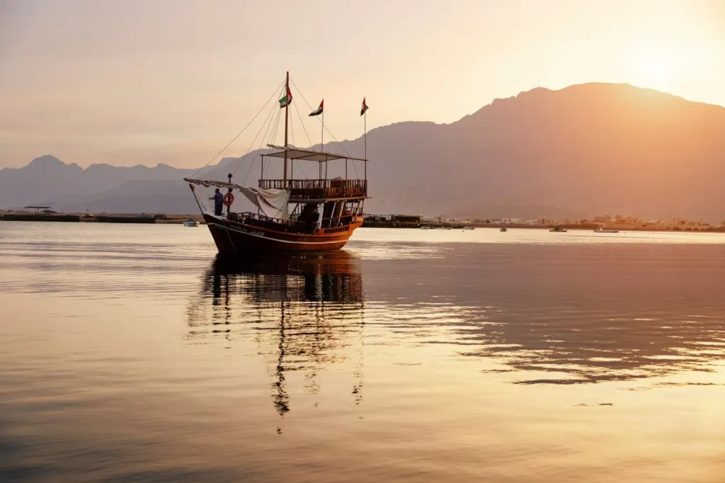 10-Ras-Al-Khaimah-Suwaidi-Pearl-Farm-traditional-boat-Emirati-UAE