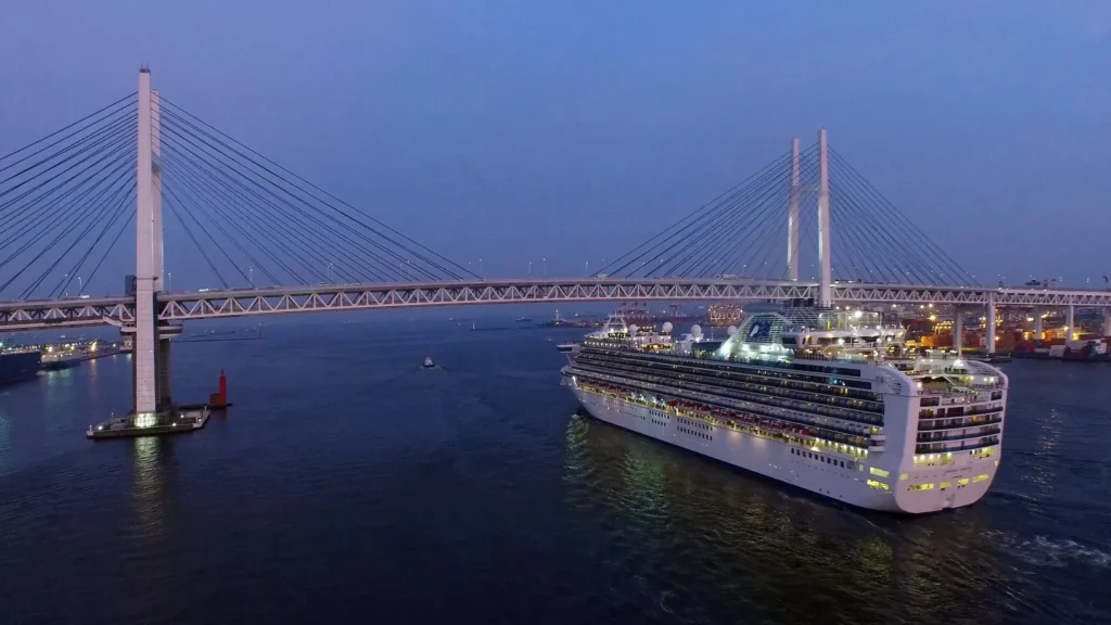 crociere-in-giappone-princess-cruises-DI-docked_Yokohama