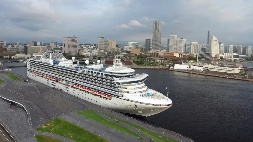 crociere-in-giappone-princess-cruises-DI-docked_Yokohama