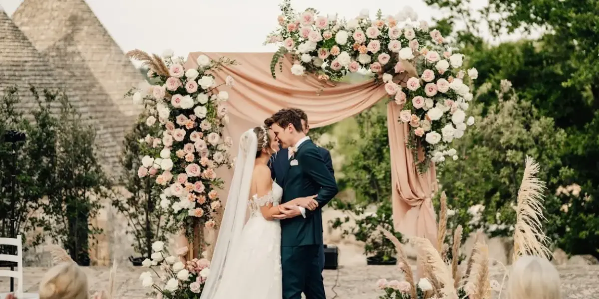 Destination Wedding Italia BMII Tenuta Monacelle rito in piazzetta callisto